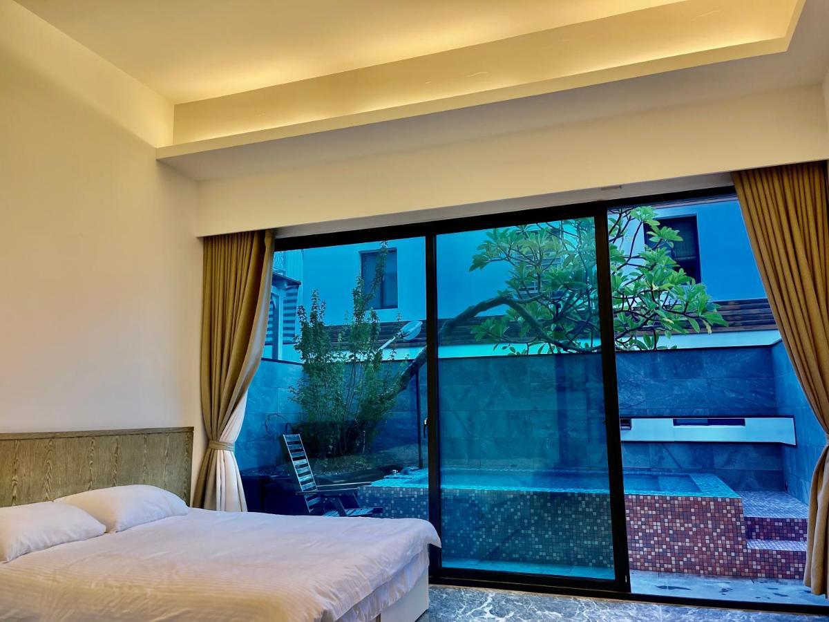 Fun Holiday Family Hostel Тайнань Экстерьер фото