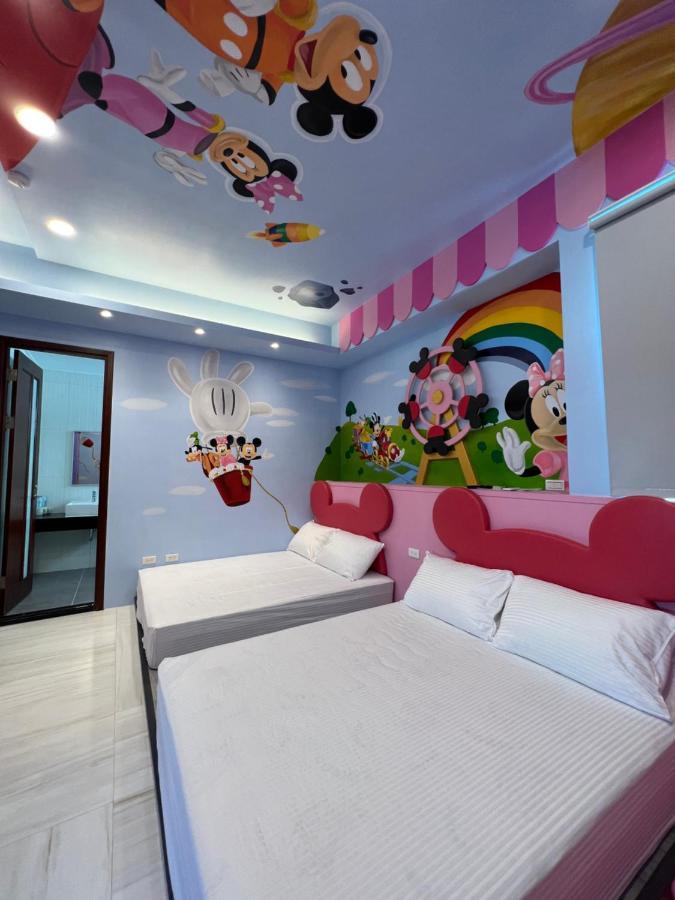 Fun Holiday Family Hostel Тайнань Экстерьер фото