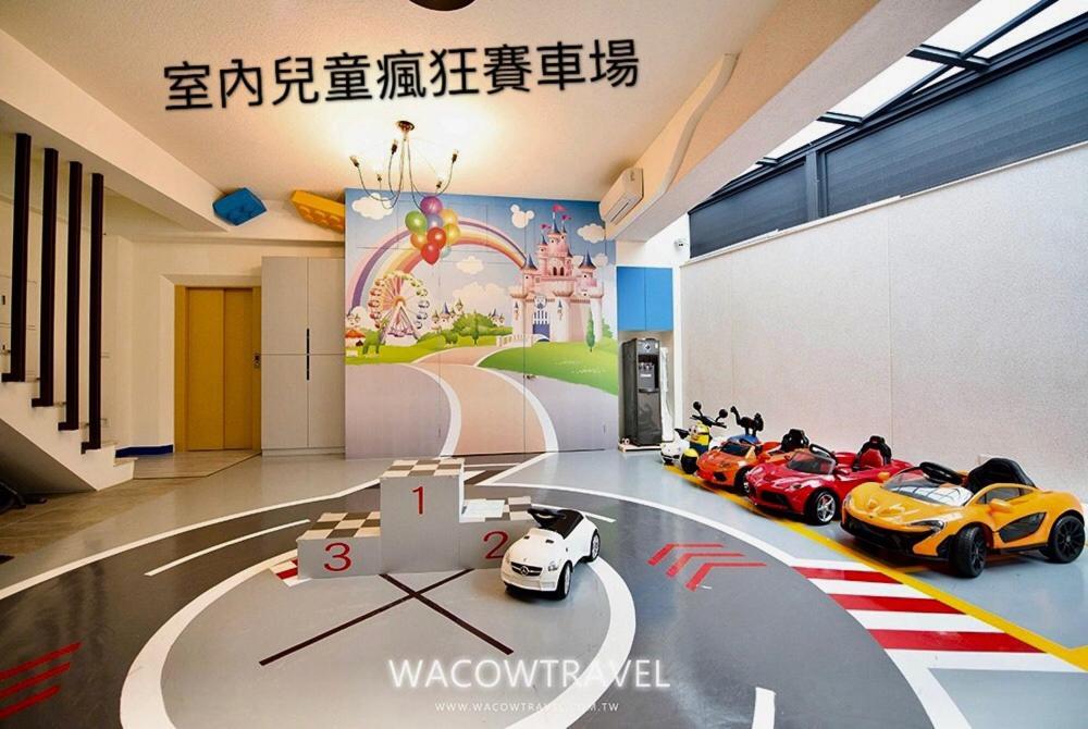 Fun Holiday Family Hostel Тайнань Экстерьер фото