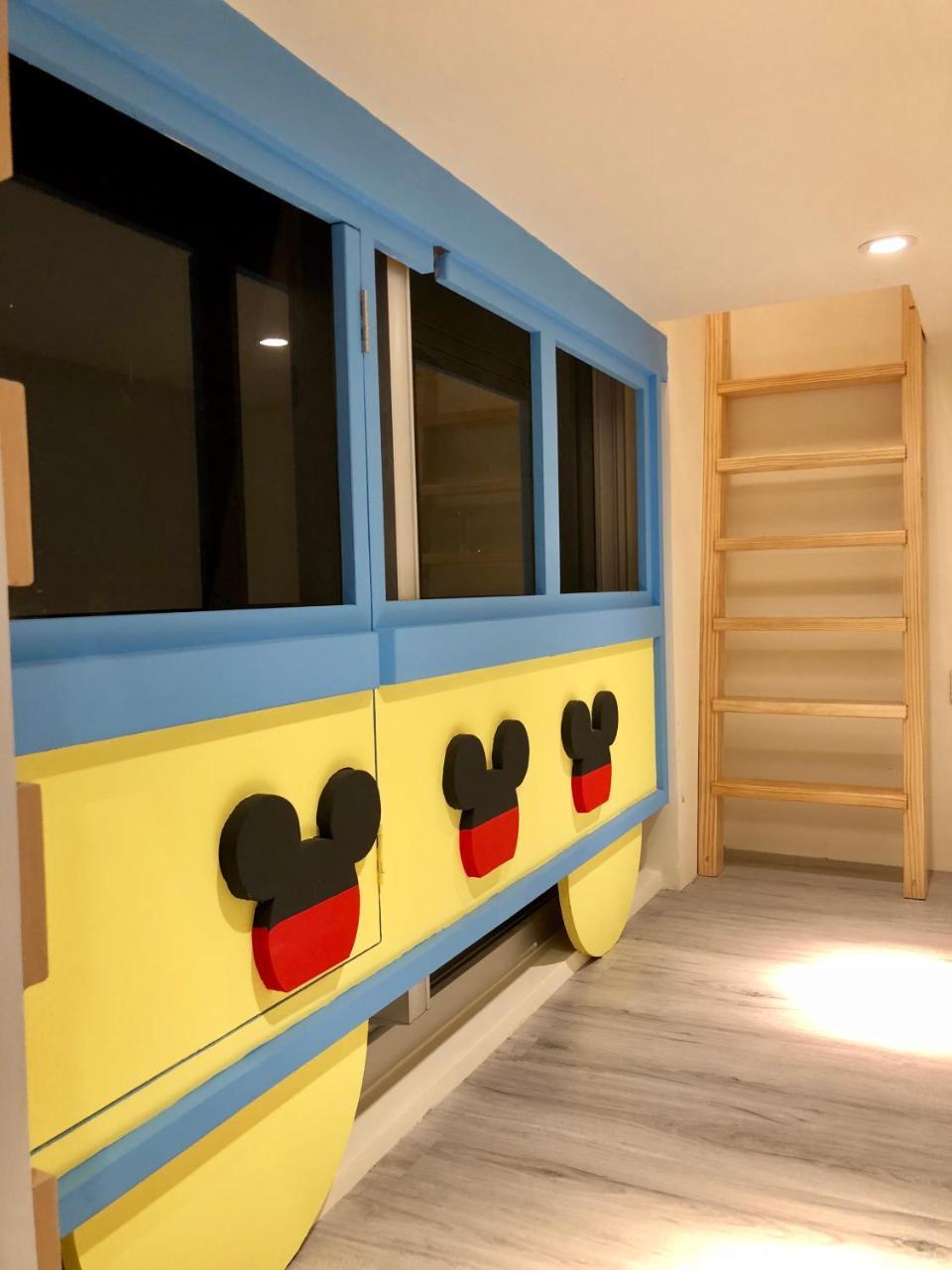Fun Holiday Family Hostel Тайнань Экстерьер фото